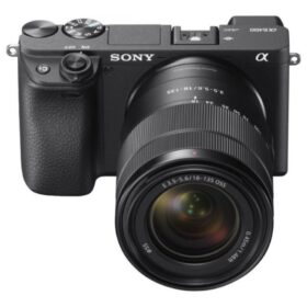 Sony Alpha a6400 Mirrorless Camera with 18-135mm Lens